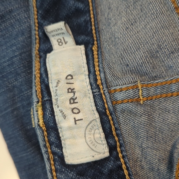 Torrid Distressed Boyfriend Jeans - Picture 6 of 7